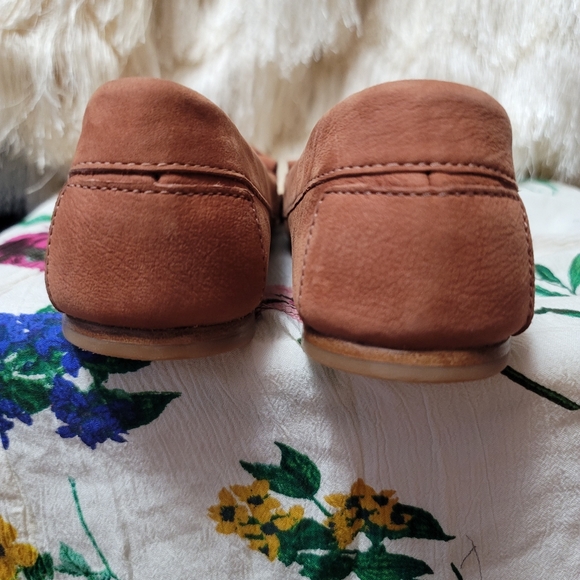 NWOT.  L. L. Bean Signature Tassel Loafers. Size 8.5.  (448) - Picture 6 of 7